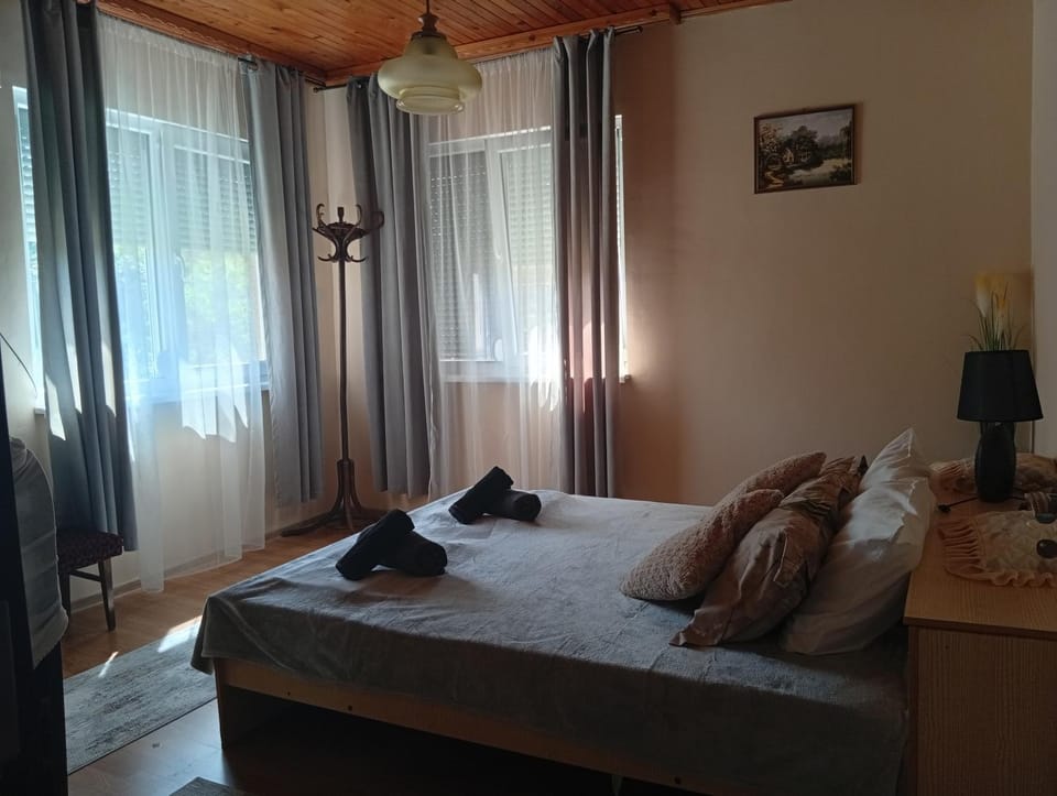 Уют Bed and Breakfast in Plovdiv Province