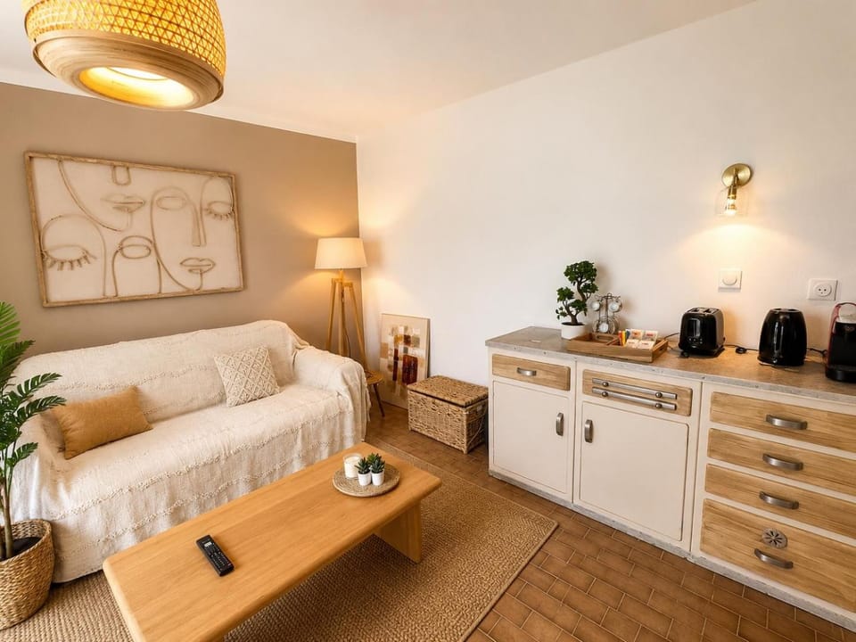 Bed, Living room, Seating area