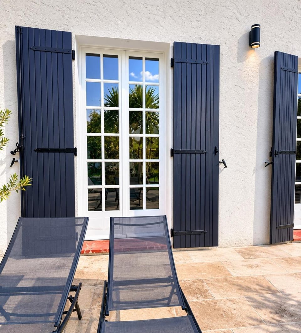 Patio, sunbed