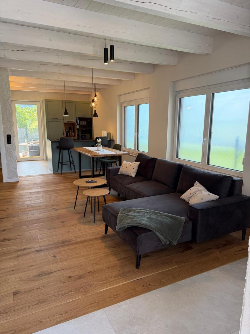 Living room, Dining area