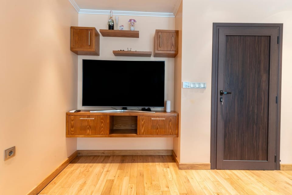Yono Stay - Spacious 2-Bedroom Near Center & Stadium Apartment in Veliko Tarnovo