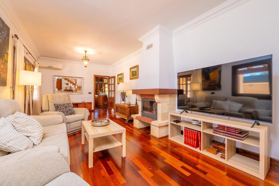 TV and multimedia, Living room, air conditioner