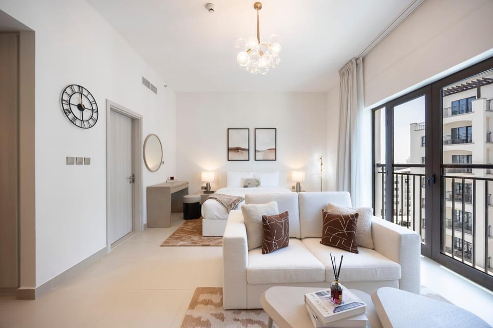 Bed, Seating area