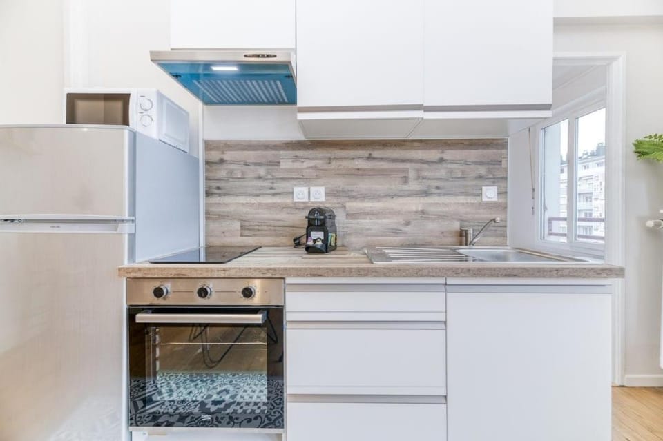 Coffee/tea facilities, kitchen