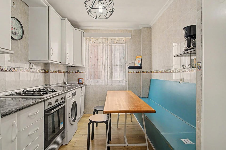 Kitchen or kitchenette, Living room