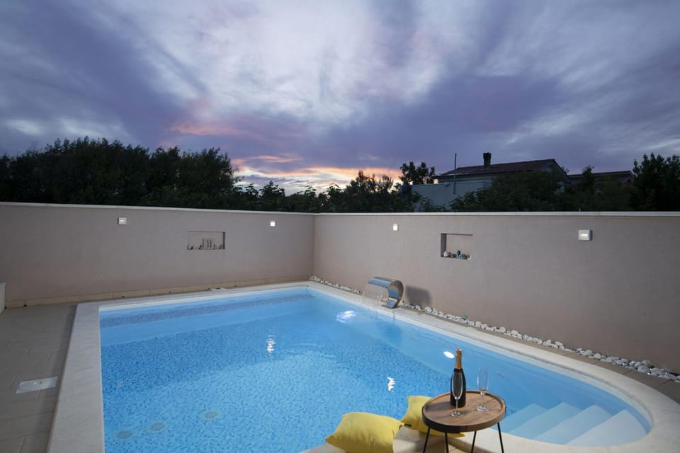 Night, Swimming pool