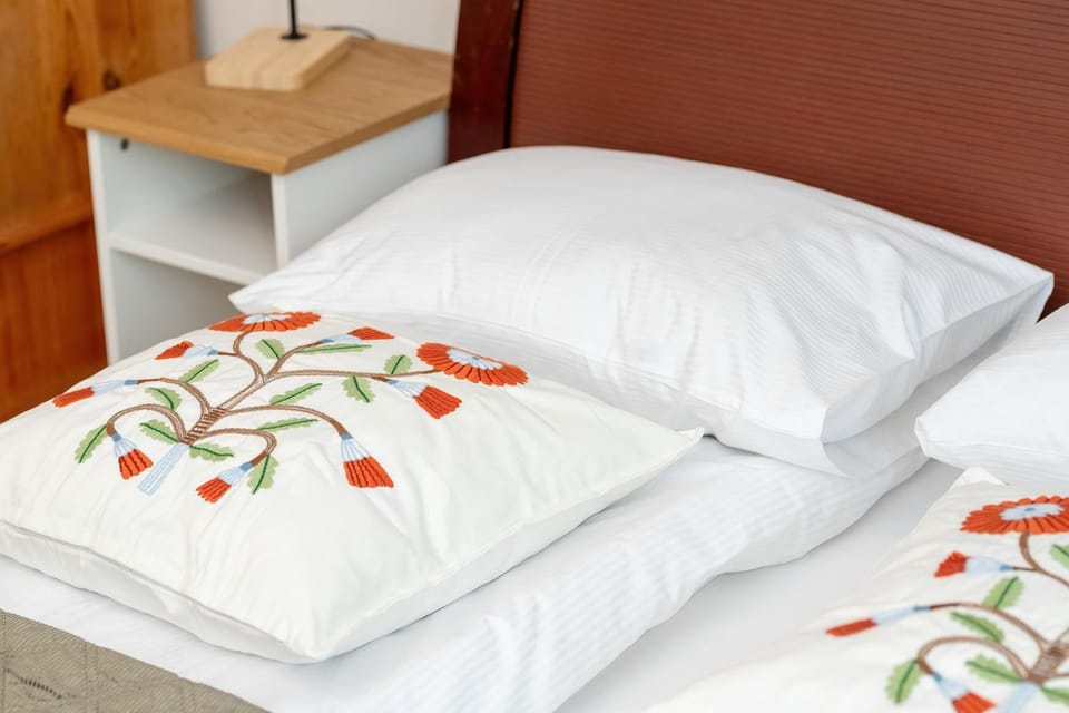 Bed, Photo of the whole room, Bedroom, towels