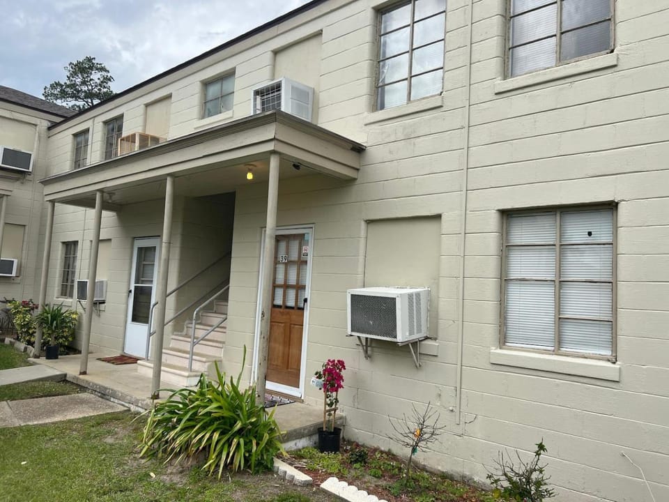 Cozy Studio Near VSU, SGMC & Moody AFB Apartment in Valdosta