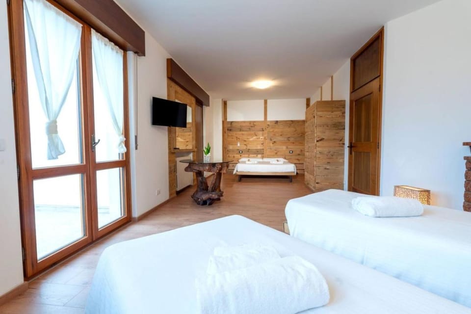 Bed, TV and multimedia, Photo of the whole room, Bedroom, heating, internet, towels, air conditioner