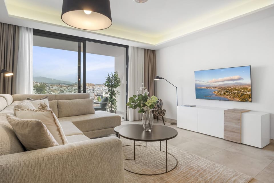 Communal lounge/ TV room, Living room