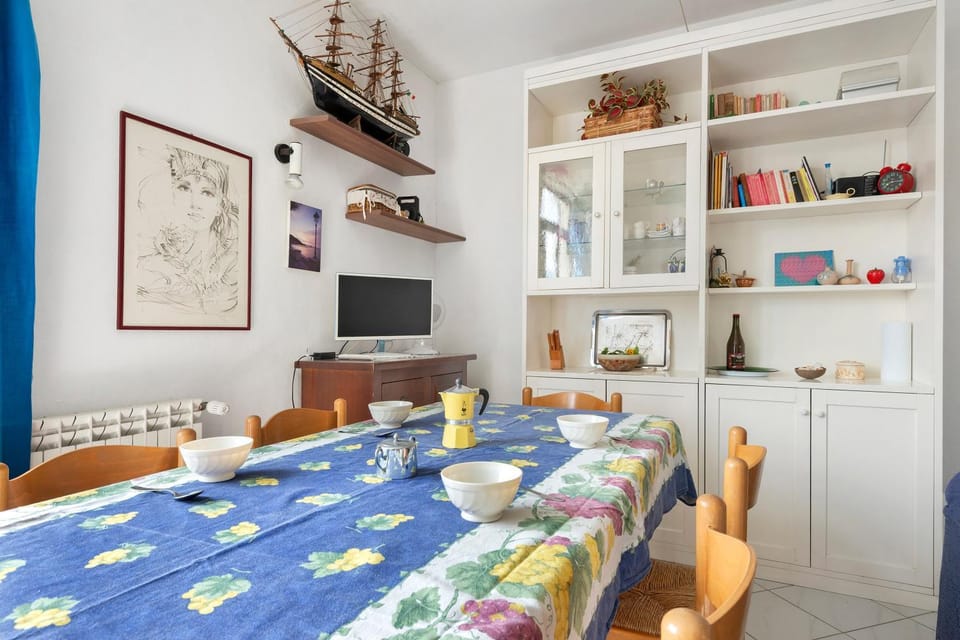 Property building, Living room, Bedroom