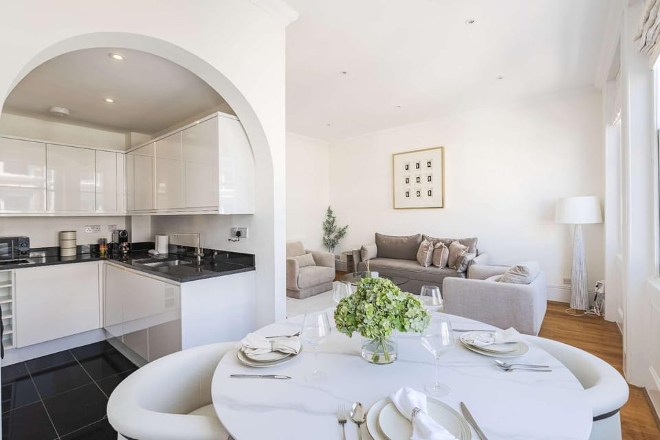 Kitchen or kitchenette, Living room, Dining area