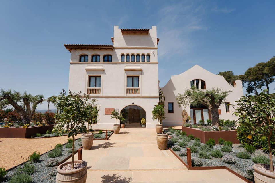 Facade/entrance, Spring, Day, Garden, Lobby or reception, Landmark view