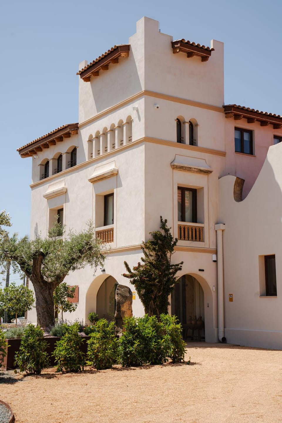 Facade/entrance, Garden