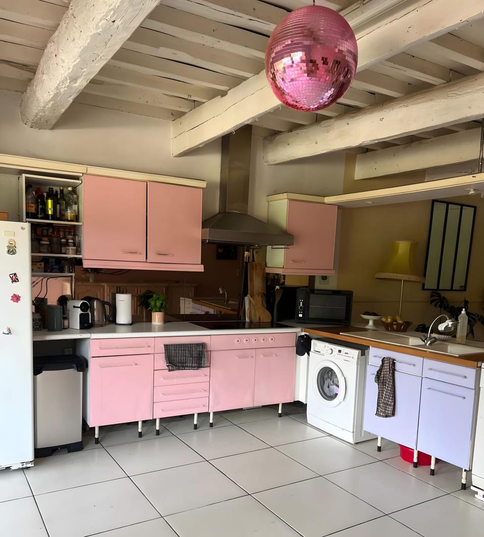 Kitchen or kitchenette, Living room