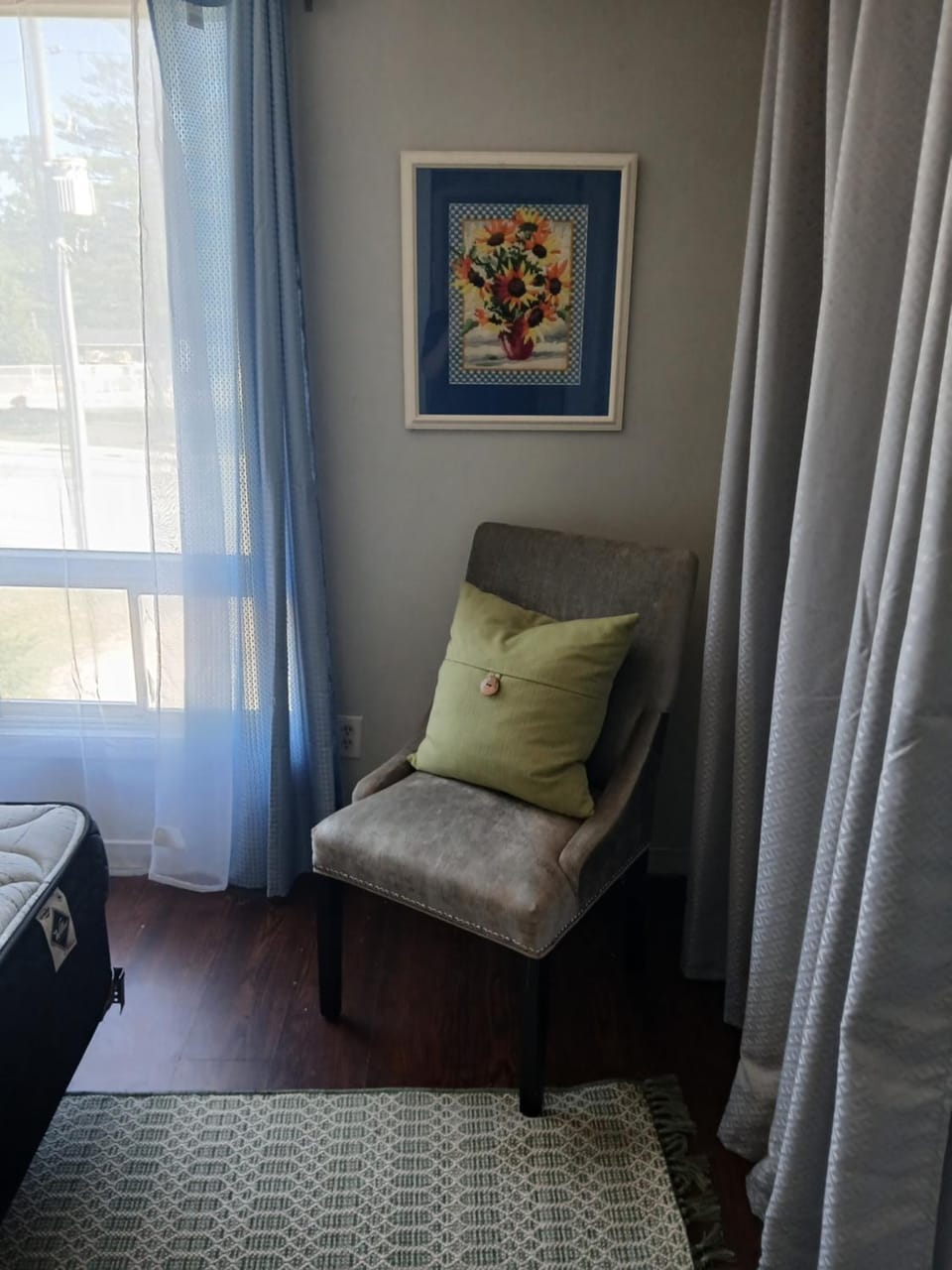 Studs Lonigans Pub Apartment in Wasaga Beach