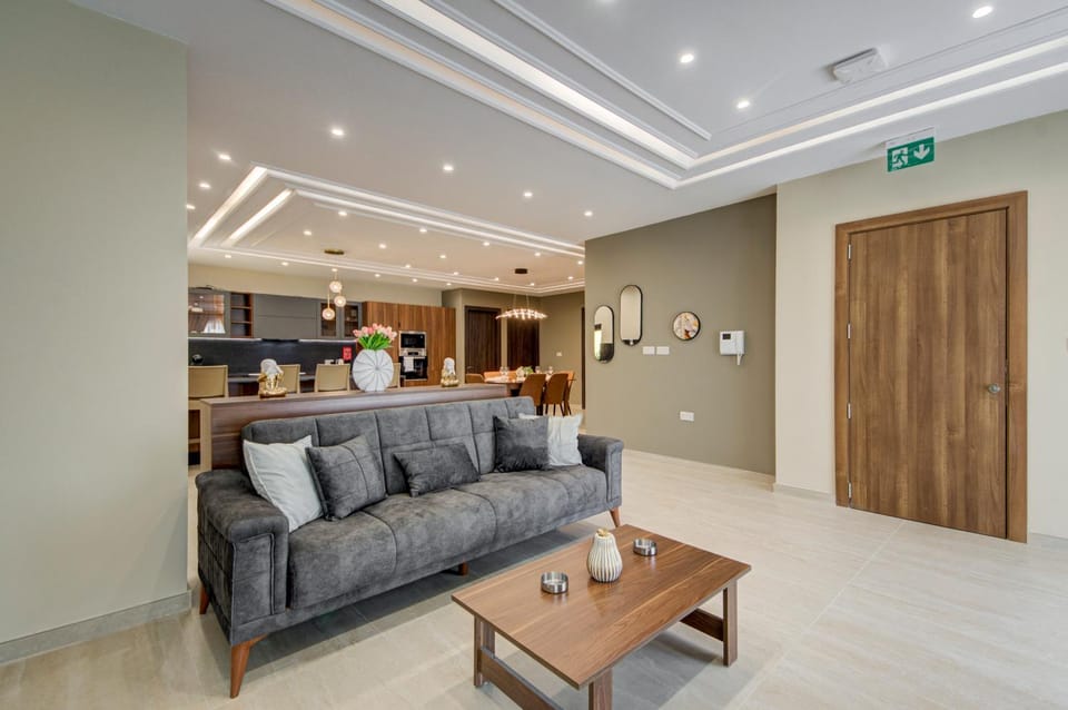 Panoramic Sea View 3BR Penthouse with Pool Jacuzzi Apartment in Sliema