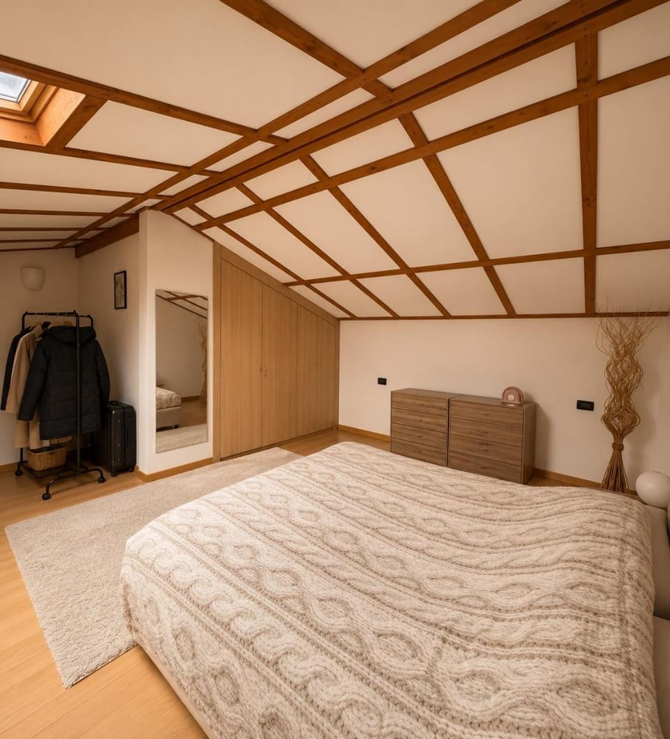Bedroom, wardrobe