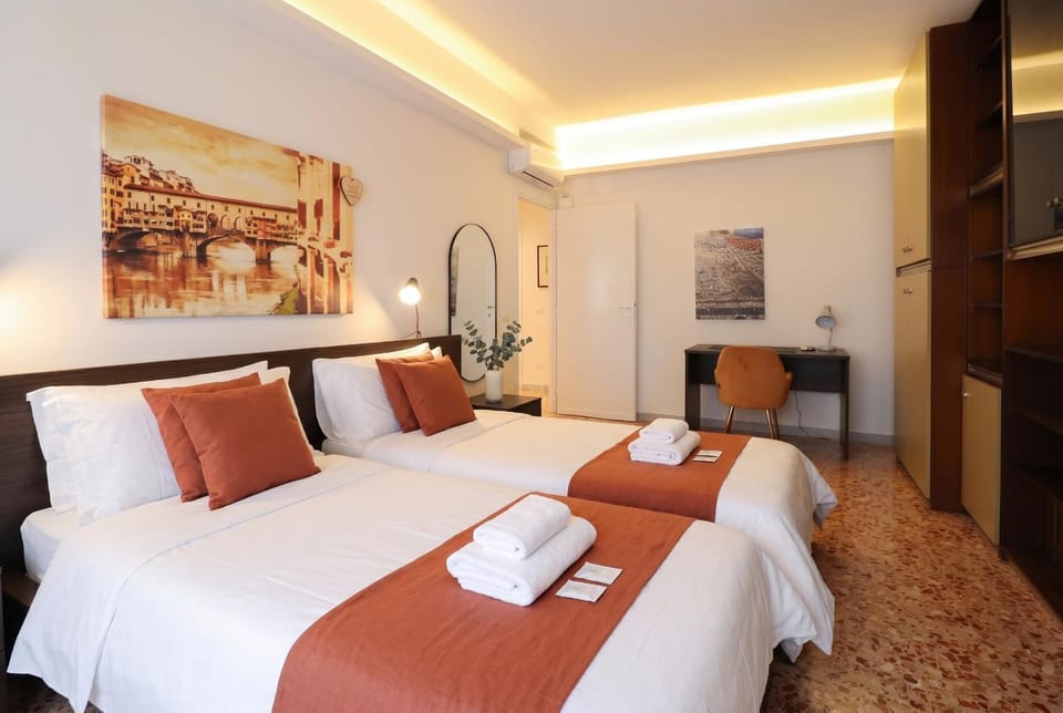 Spacious 2 Suite Home - AC WiFi & Metro 9 min Apartment in Rome