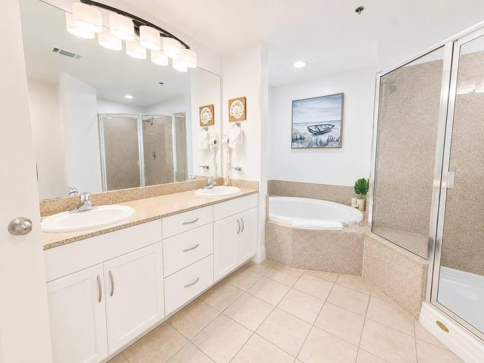 Shower, Toilet, Bathroom, Bath, towels