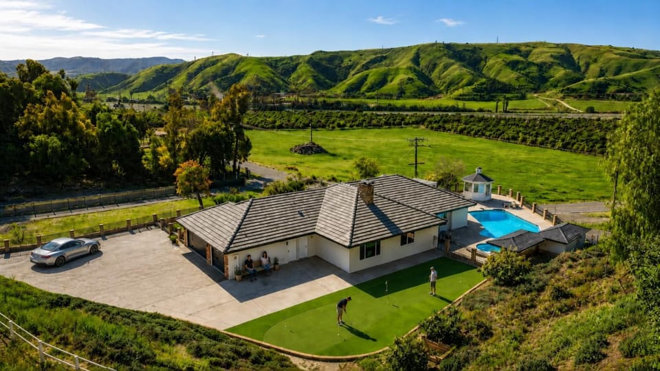 Luxury Redlands Escape-Pool Putting Green Arcade Villa in Redlands