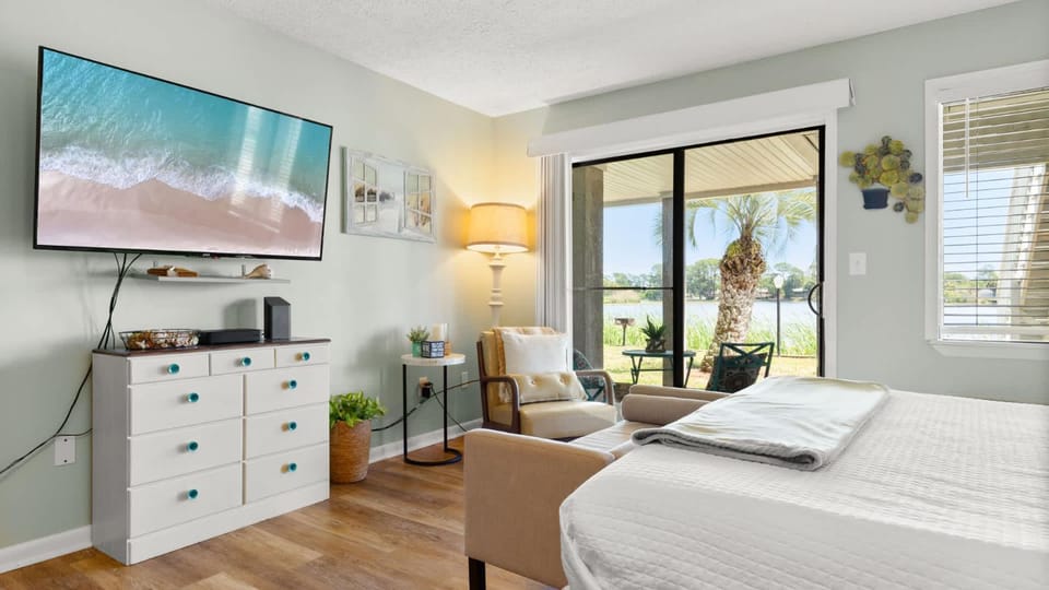 Shore Thing Studio Stay House in Panama City Beach