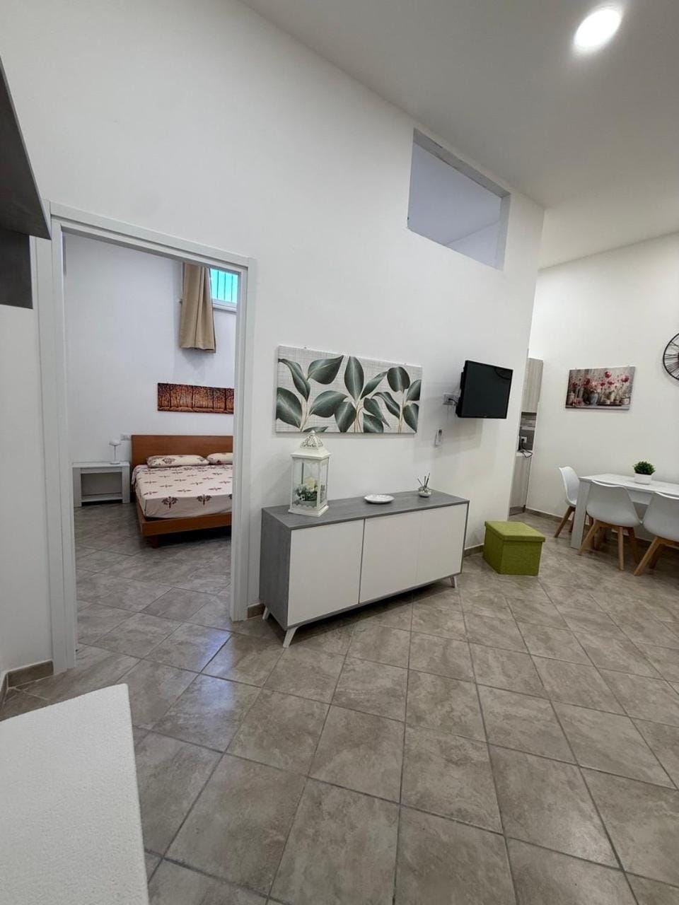 Living room, Seating area, air conditioner