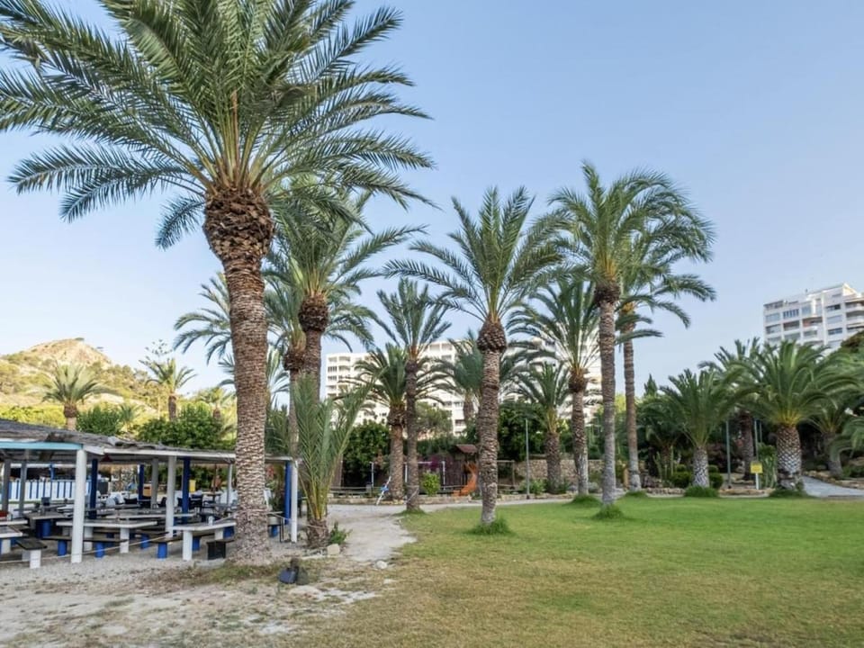 Apto con Piscina y tenis a 2 min playa La Caleta Apartment in Villajoyosa