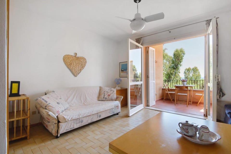 Mono Capo d'Arco Agrumeto Apartment in Italy