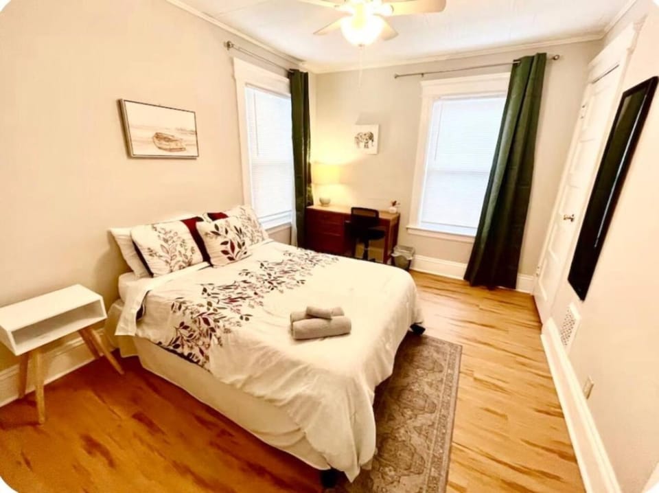 Private Room Near SU Dome Hospitals and Downtown House in Syracuse
