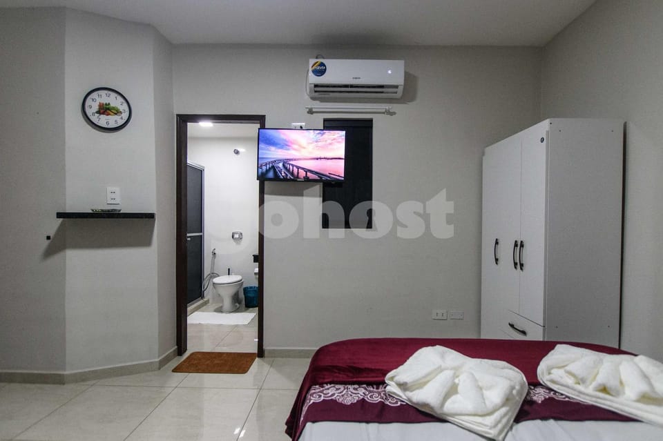 Modern Studio 1 Queen Bed City Center Apartment in Misiones Province, Argentina