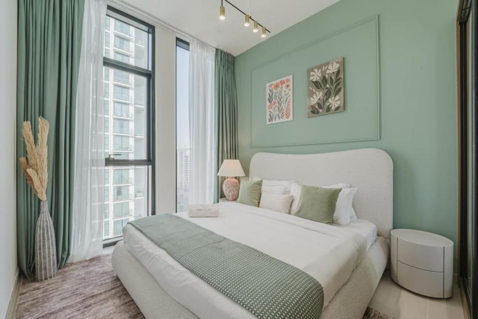 FIRST CLASS 2BR Near Parks and Mall with Private Pool Apartment in Dubai