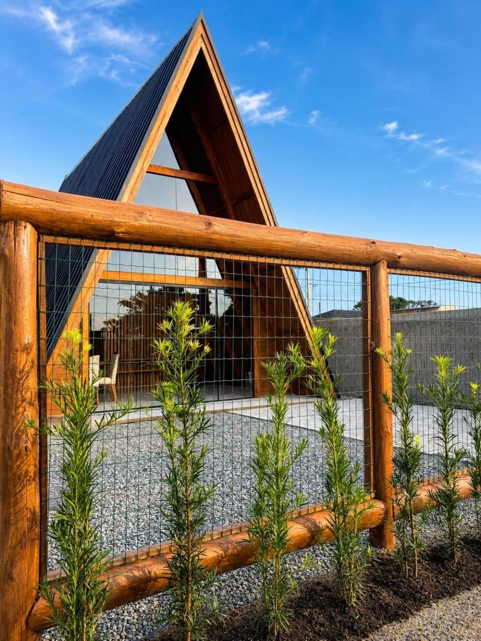 Facade/entrance, Day, Garden