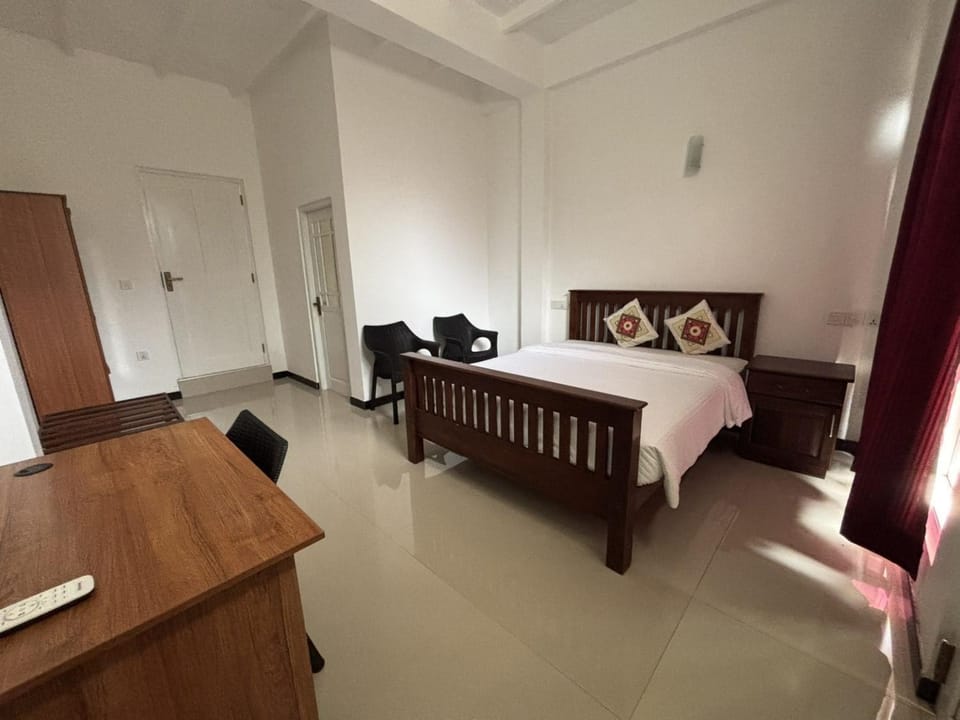 Seven Eleven Resort Bed and Breakfast in Negombo