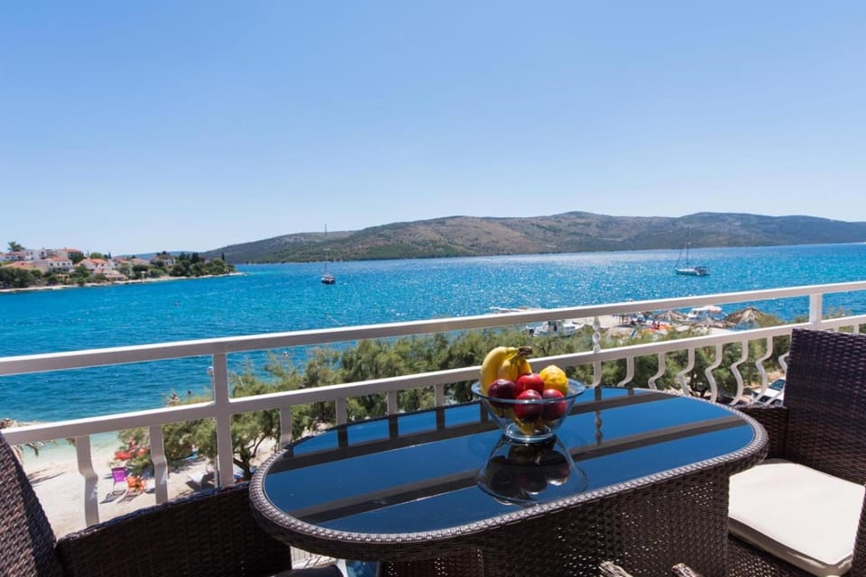 Natural landscape, View (from property/room), Balcony/Terrace, Mountain view, Sea view