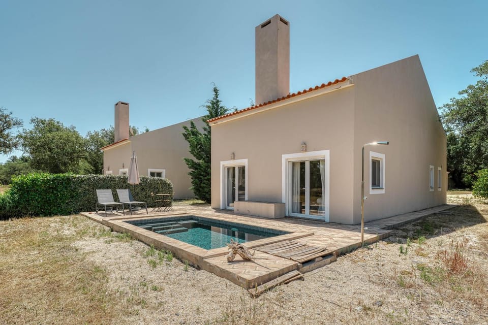 Property building, Patio, Garden, Garden view, Pool view, Swimming pool, sunbed