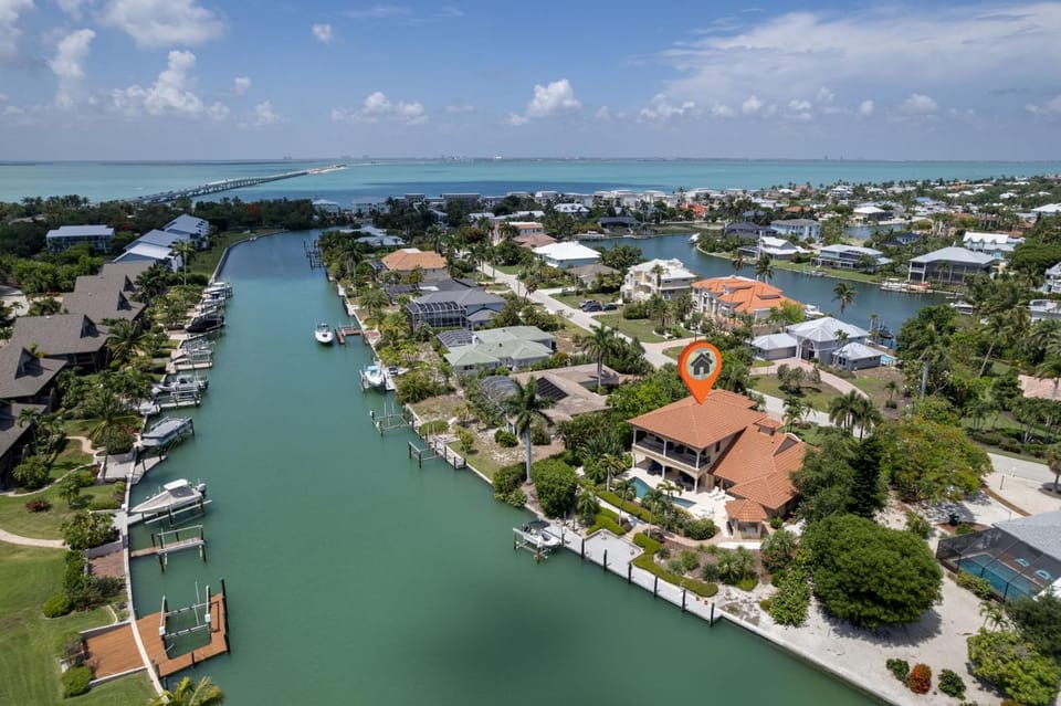 Stunning Waterfront Villa on Sanibel's East End Villa in Sanibel Island