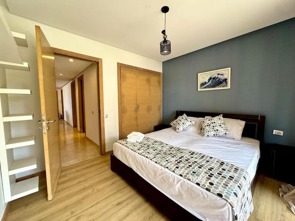 High standing apartment - Pool & Beach 2 min away Apartment in Rabat-Salé-Kénitra