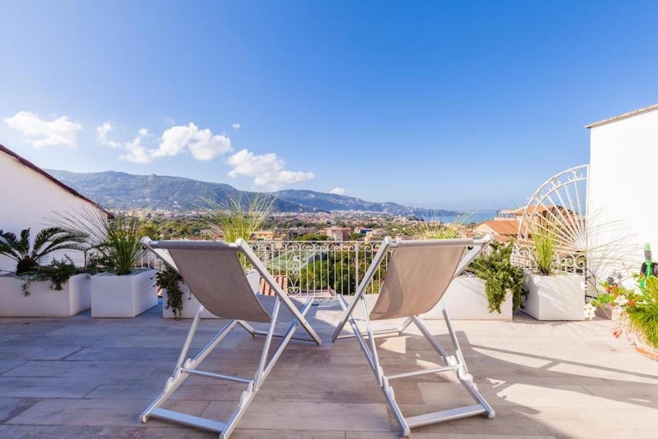 Natural landscape, Balcony/Terrace, sunbed