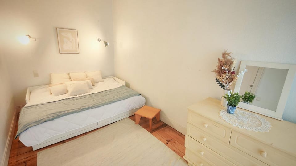 Cosy Daisies - T3 - Place Verdun avec Balcon Apartment in Pau