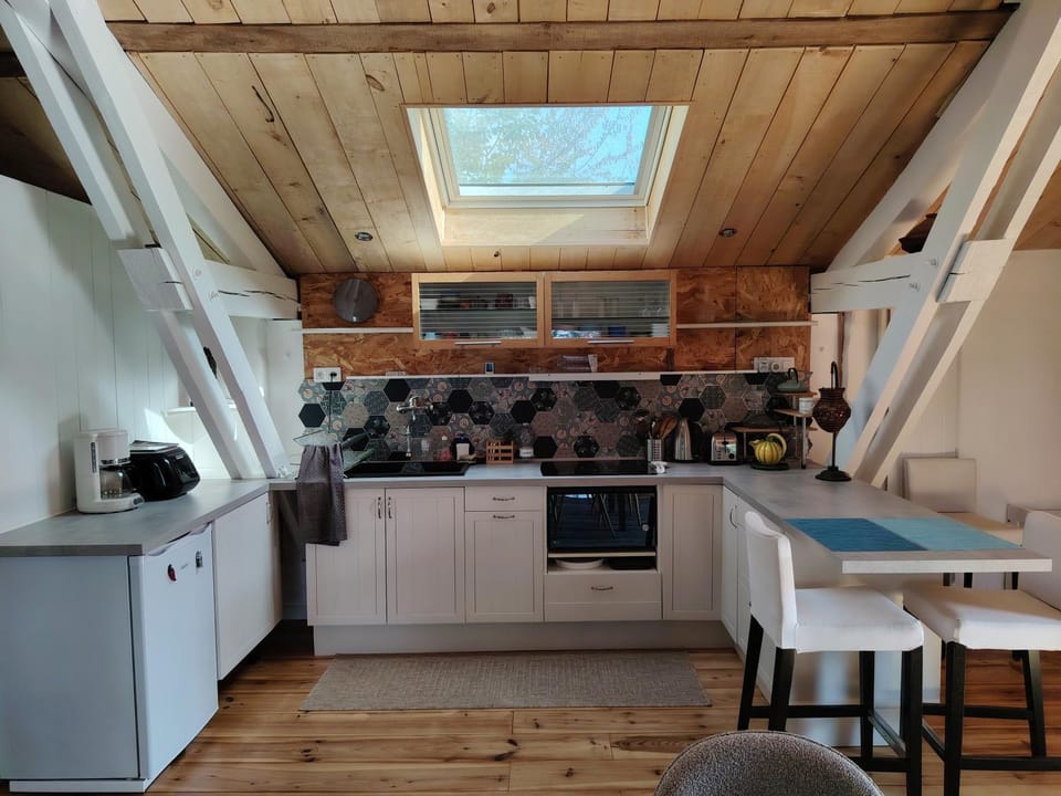 LOFT climatisé calme et paisible avec vue sur les Pyrénées House in Nouvelle-Aquitaine