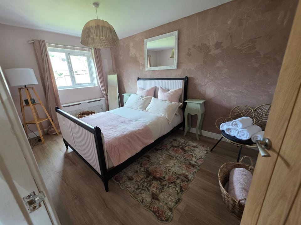 Olive & Ember - 1 Bed with private garden Apartment in Colchester