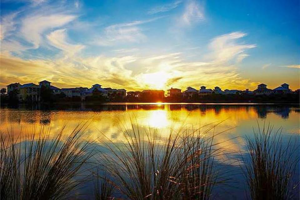 Lakefront ground-floor condo with pools & hot tubs - walk to the beach Apartment in Carillon Beach