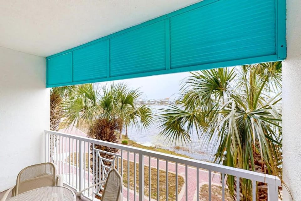 Lakefront resort condo with heated outdoor pool hot tub balcony lake views Apartment in Carillon Beach