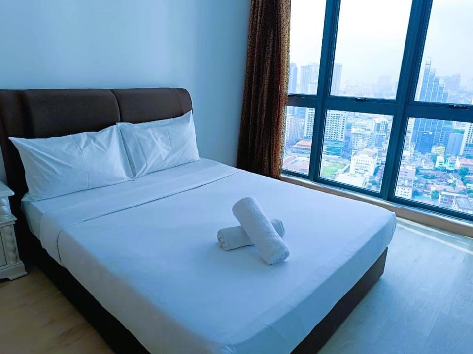 Bed, Bedroom, towels