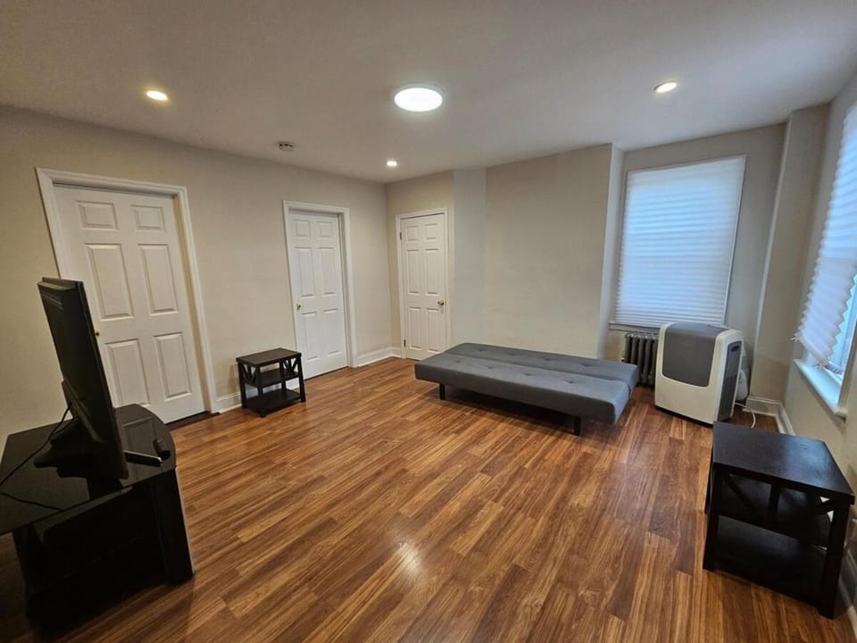 5 min walk to Train for NYC & MetLife - World Cup Apartment in Harrison