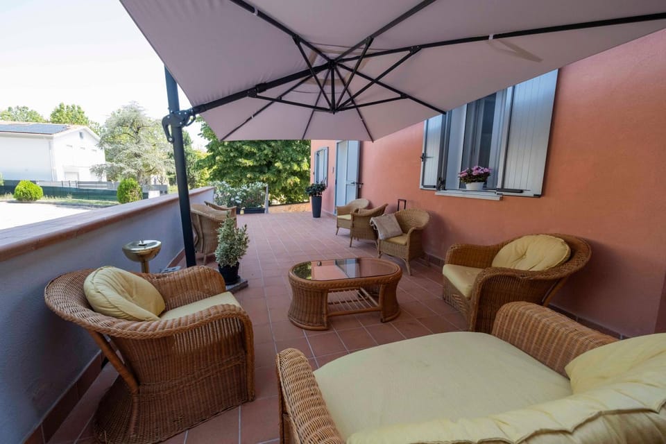 Property building, Balcony/Terrace, Internal: Not applicable to any particular room