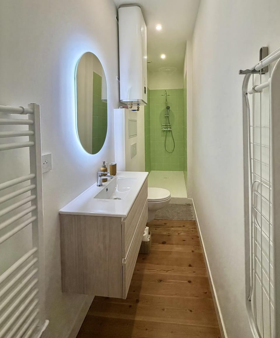 Shower, Bathroom, towels