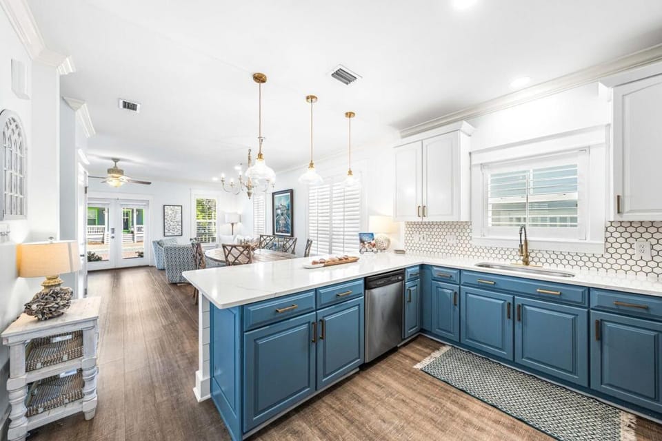 Newly hosted! 30A Coastal Retreat Steps from Private Deeded Beach, Pool, Shops and Dining House in Rosemary Beach