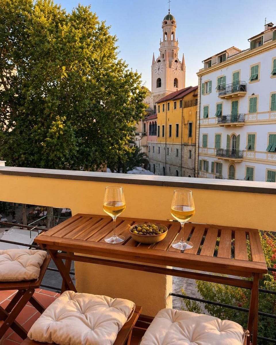 Property building, View (from property/room), Balcony/Terrace